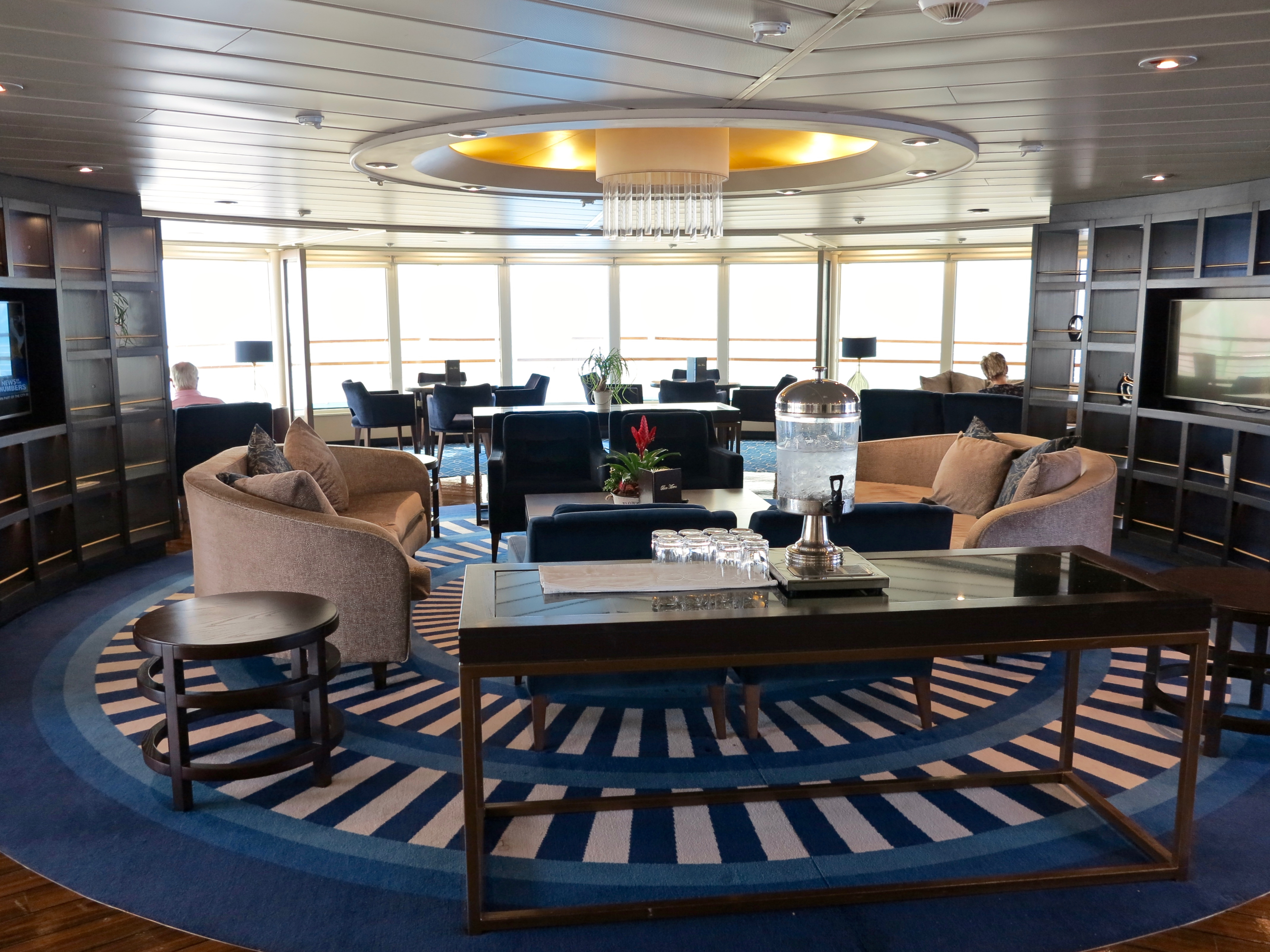 lounge-on-star-breeze