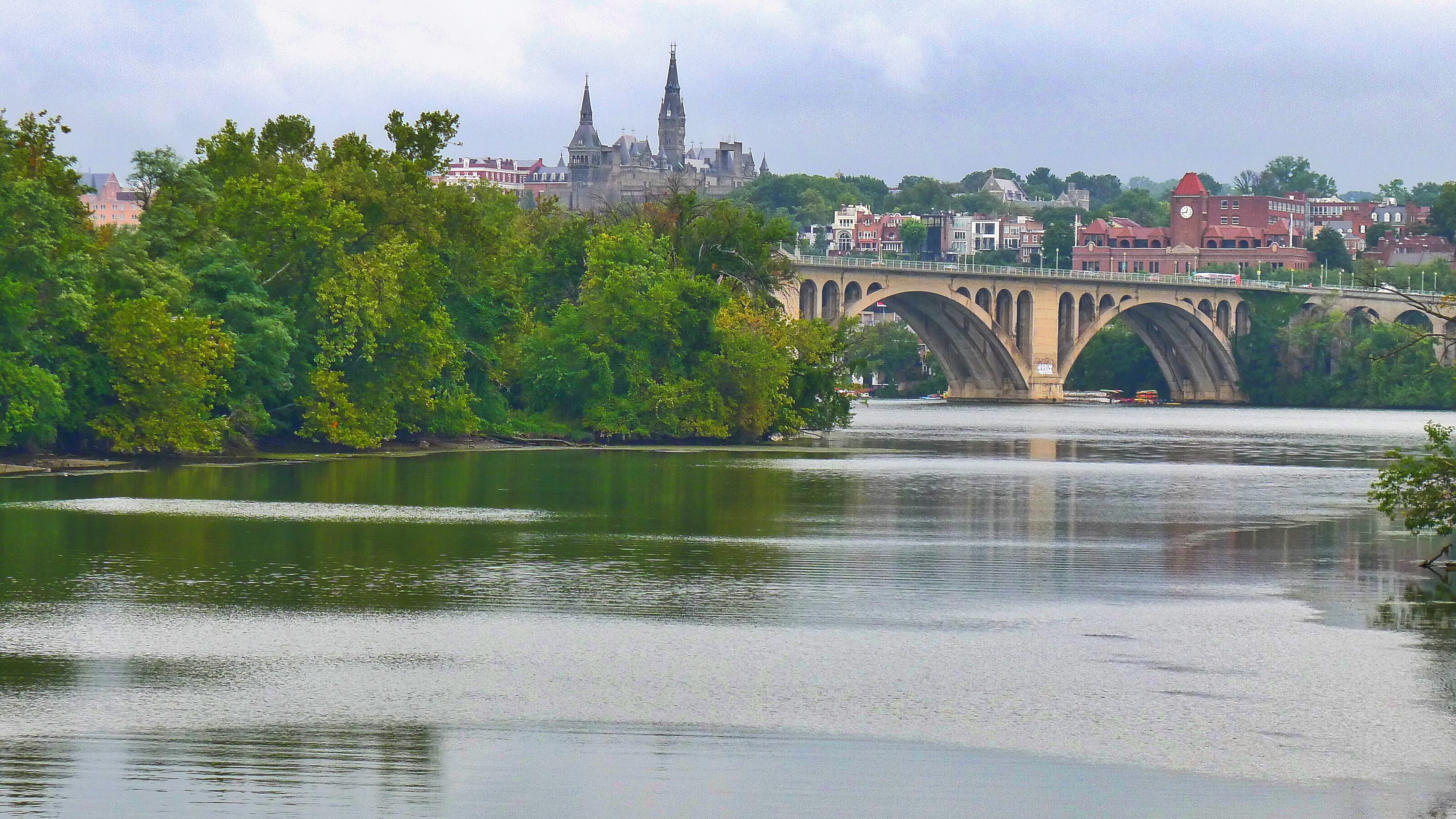 view-of-georgetown-from-roosevelt-island-bridge